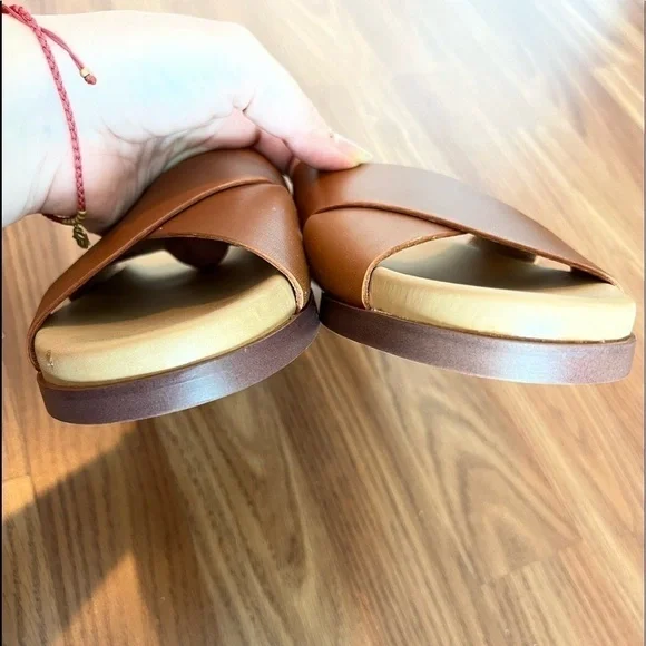 MADEWELL The Louisa Crisscross Slide In English Saddle - Picture 6 of 16